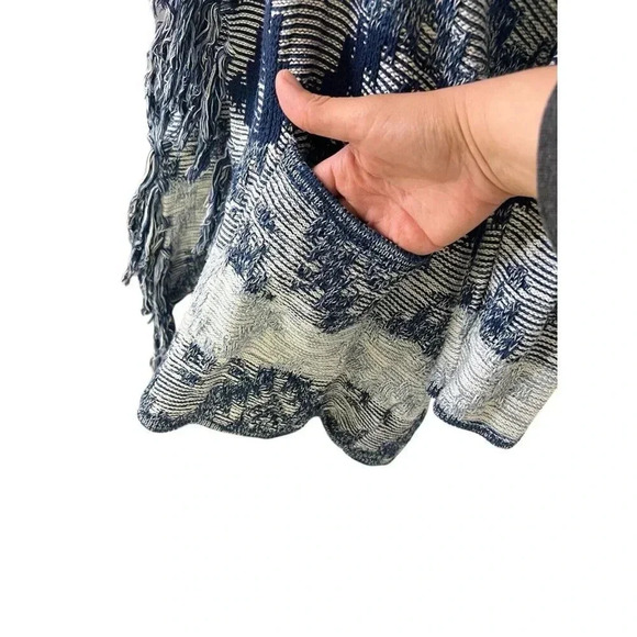 American Eagle Outfitters Boho Southwest Tribal Fringe Blanket Cardigan Blue Med - Picture 7 of 12